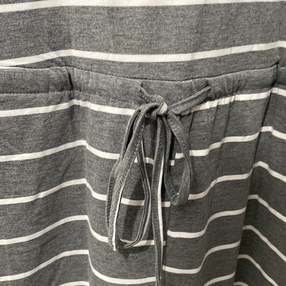 Drawstring romper - Picture 3 of 5